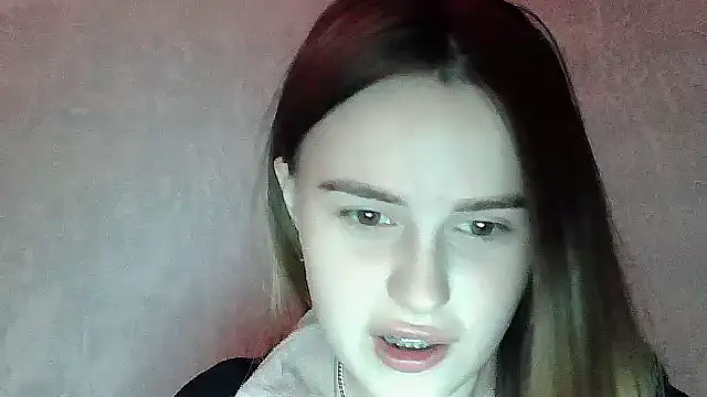 SweetLoraa online show from December 2025 08:14:01 PM