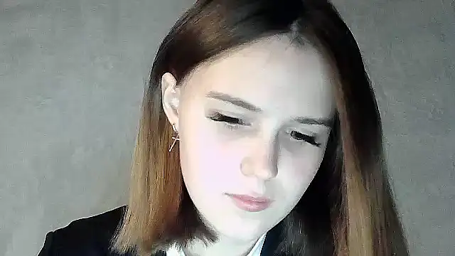 SweetLoraa online show from October 2025 05:03:02 PM