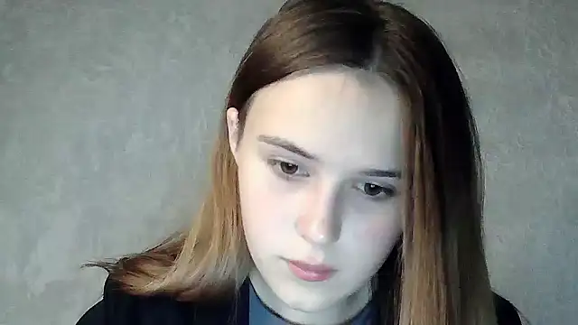 SweetLoraa online show from September 2025 07:18:01 PM