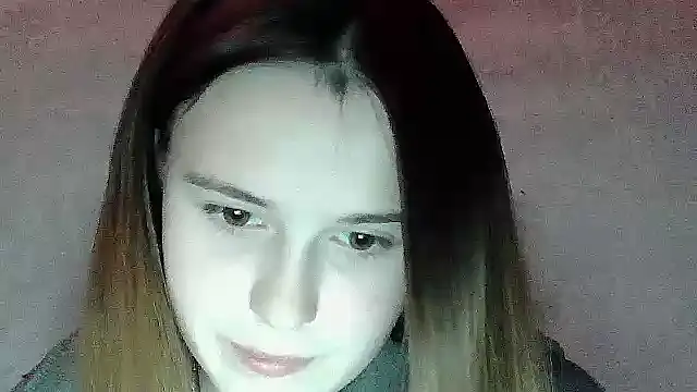 SweetLoraa online show from November 2025 05:29:02 PM