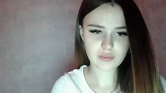 SweetLoraa online show from March 2026 04:33:02 PM