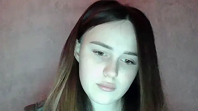 SweetLoraa online show from April 2026 07:17:02 PM