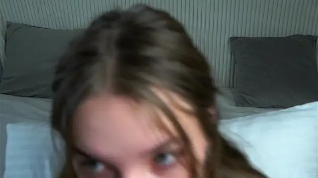 KarriBrownd online show from December 2025 01:05:01 AM