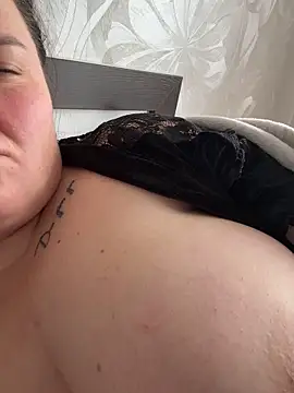 SunnyLeila2101 online show from April 2026 11:17:01 AM