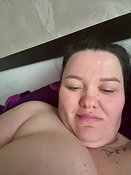 SunnyLeila2101 online show from April 2026 03:35:01 AM