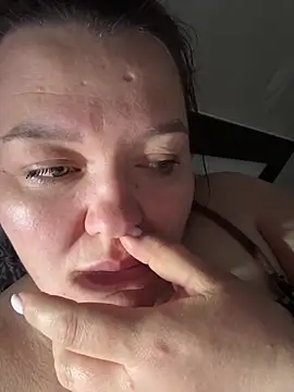 SunnyLeila2101 online show from April 2026 07:58:01 PM