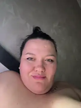 SunnyLeila2101 online show from April 2026 08:31:02 PM