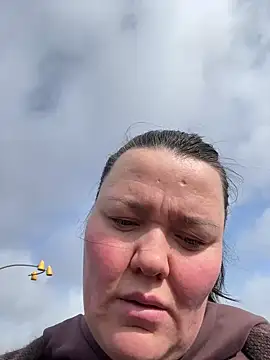 SunnyLeila2101 online show from April 2026 06:10:01 AM