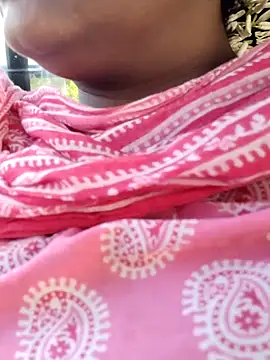 Snapshot of Tamilreethu chatting on September 2025 11:52:01 AM Tamilreethu online show from September 2025 11:52:01 AM