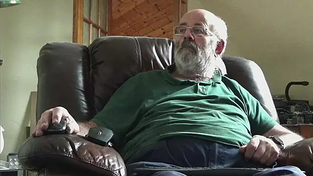 janzer13 online show from October 2025 02:17:02 PM