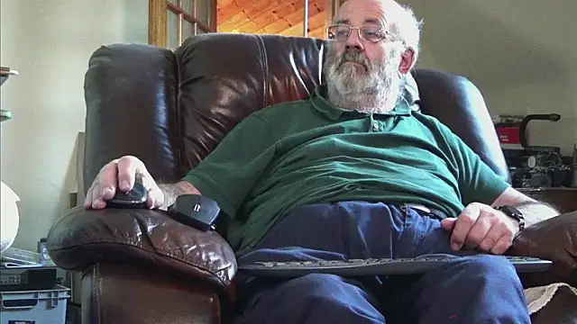 janzer13 online show from November 2025 03:00:02 PM