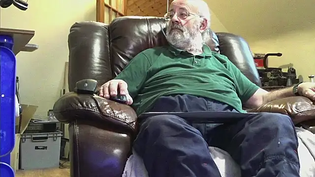 janzer13 online show from December 2025 02:00:02 PM