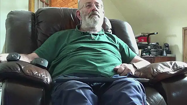 janzer13 online show from April 2026 12:52:01 PM