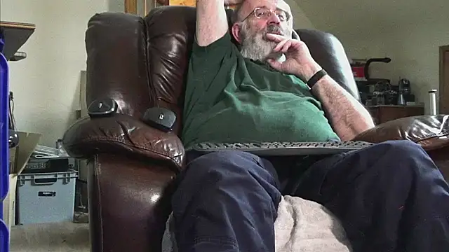 janzer13 online show from December 2025 02:09:01 PM