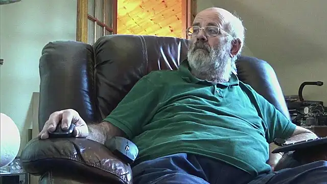 janzer13 online show from October 2025 02:17:02 PM