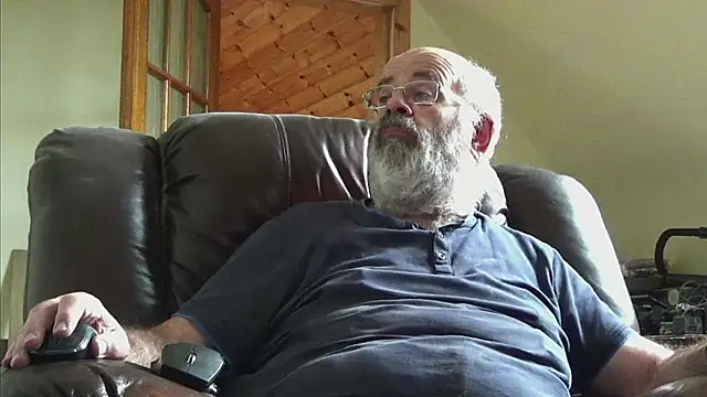 janzer13 online show from October 2025 01:57:02 PM