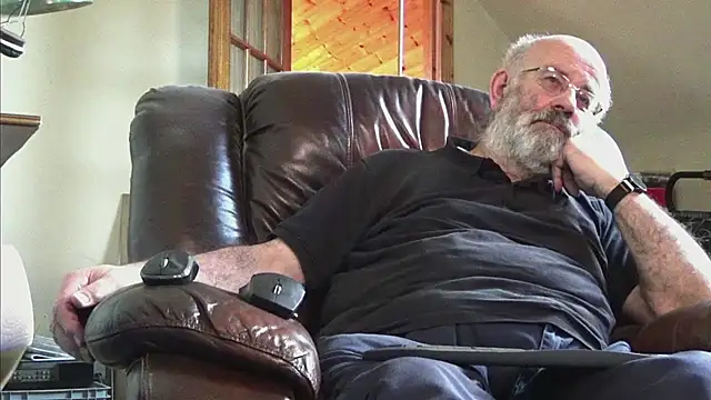 janzer13 online show from November 2025 02:50:01 PM