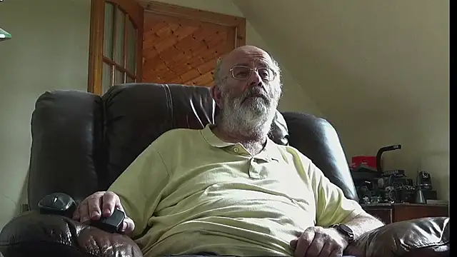 Snapshot of janzer13 chatting on June 2026 01:20:02 PM janzer13 online show from June 2026 01:20:02 PM
