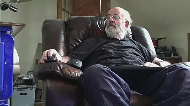 janzer13 online show from January 2026 01:50:02 PM