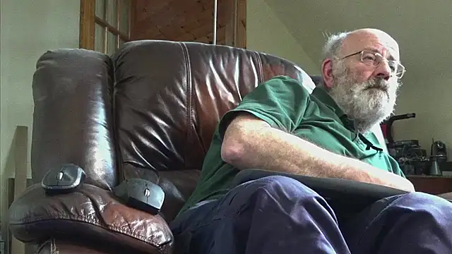 janzer13 online show from February 2026 02:14:01 PM