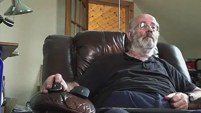 janzer13 online show from November 2025 02:50:01 PM