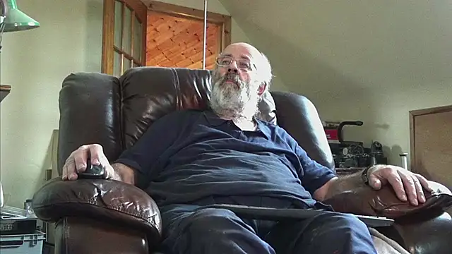 janzer13 online show from December 2025 02:34:01 PM