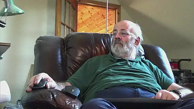 janzer13 online show from December 2025 01:54:02 PM