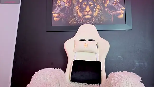 Snapshot of MihaCarther chatting on November 2025 03:29:03 AM MihaCarther online show from November 2025 03:29:03 AM