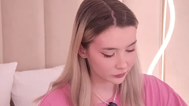 Nesolla online show from February 2026 07:24:01 PM