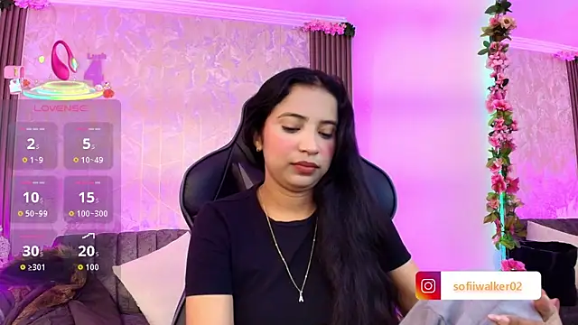SophiaWalker 1 online show from October 2025 12:18:01 PM