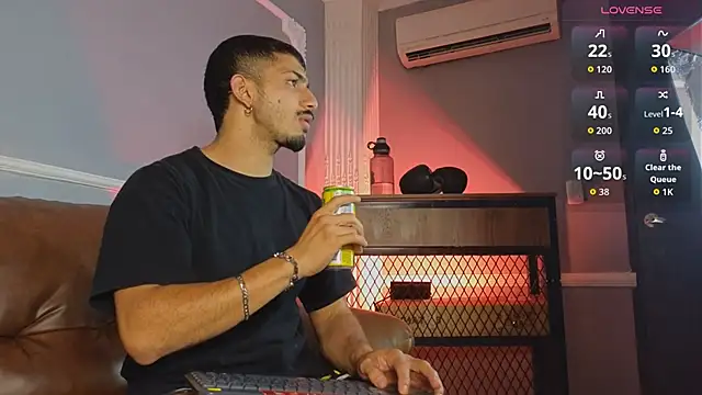 ArturoCardona  online show from December 2025 09:31:01 PM