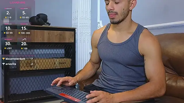 Snapshot of ArturoCardona_ chatting on October 2025 12:17:01 PM ArturoCardona online show from October 2025 12:17:01 PM