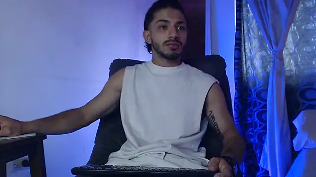 ArturoCardona  online show from May 2026 01:45:01 PM