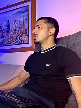 ArturoCardona  online show from November 2025 11:36:01 AM