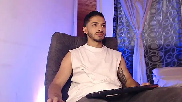 ArturoCardona  online show from May 2026 09:16:02 PM