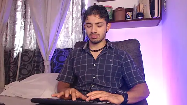 ArturoCardona  online show from April 2026 02:23:01 PM