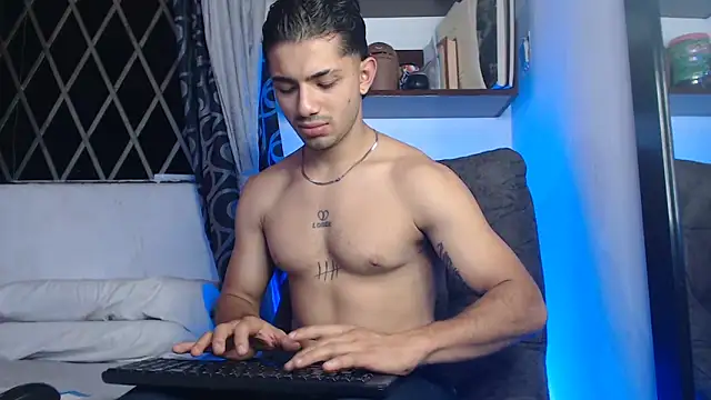 ArturoCardona  online show from April 2026 12:50:02 AM