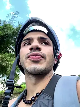 Snapshot of ArturoCardona_ chatting on October 2025 10:53:01 PM ArturoCardona online show from October 2025 10:53:01 PM