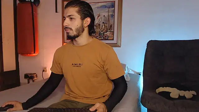 ArturoCardona  online show from June 2026 06:25:01 PM