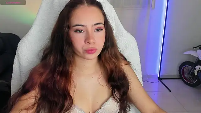 Aishelyng online show from November 2025 05:34:01 PM