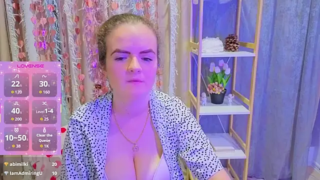 Snapshot of Luisa_Rosee chatting on November 2025 08:23:02 PM Luisa Rosee online show from November 2025 08:23:02 PM