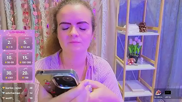 Snapshot of Luisa_Rosee chatting on November 2025 08:31:02 PM Luisa Rosee online show from November 2025 08:31:02 PM