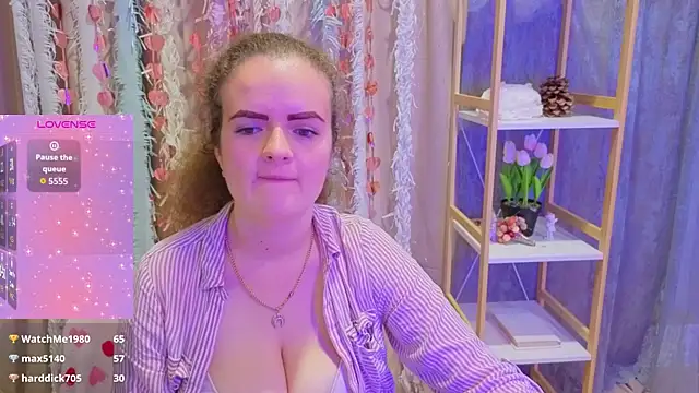 Snapshot of Luisa_Rosee chatting on December 2025 09:14:02 PM Luisa Rosee online show from December 2025 09:14:02 PM