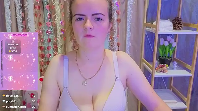 Snapshot of Luisa_Rosee chatting on November 2025 09:35:01 PM Luisa Rosee online show from November 2025 09:35:01 PM