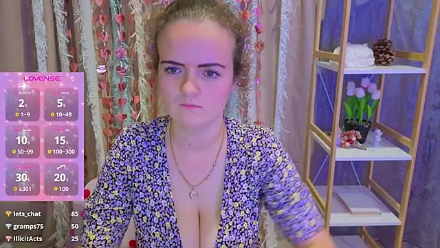 Snapshot of Luisa_Rosee chatting on November 2025 09:48:02 PM Luisa Rosee online show from November 2025 09:48:02 PM