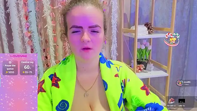 Snapshot of Luisa_Rosee chatting on December 2025 09:31:01 PM Luisa Rosee online show from December 2025 09:31:01 PM