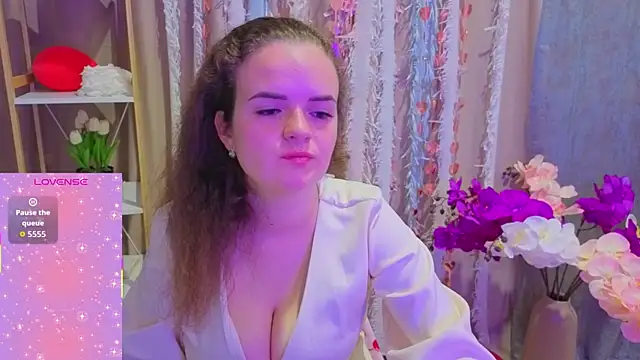 Luisa Rosee online show from April 2026 06:23:01 PM