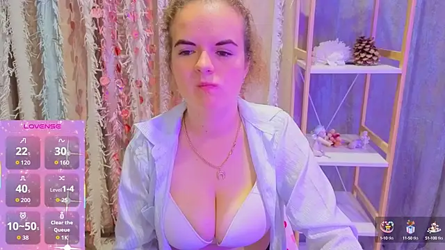 Luisa Rosee online show from October 2025 07:15:02 PM