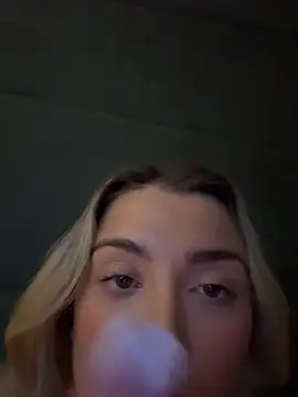 ellariverss online show from September 2025 04:53:01 PM