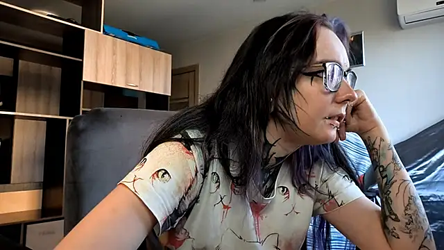 HighelikeGirl online show from September 2025 02:13:02 PM